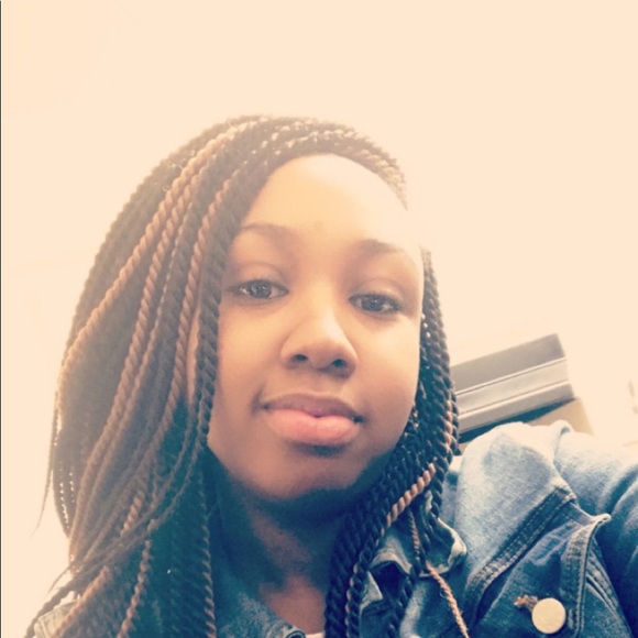 Meet your Posher, Kezia - Picture 1 of 1